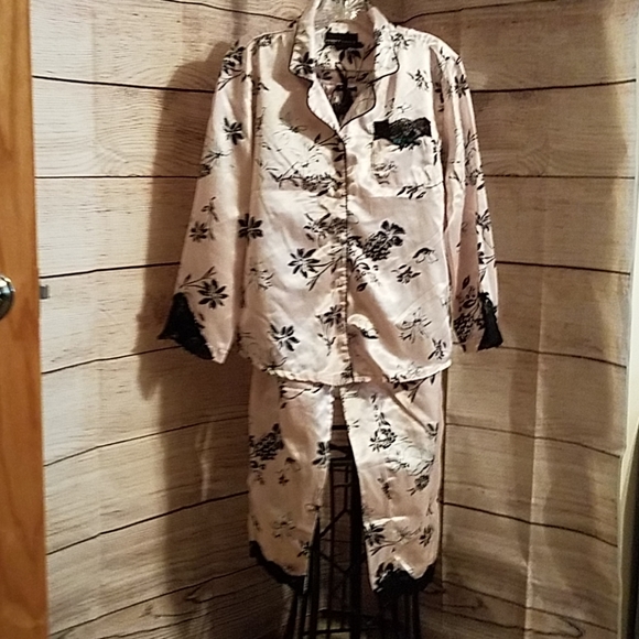 Robert Louis Intimates & Sleepwear Robert Lewis Sleepwear Pajamas 2